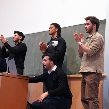 Mathieu Ponton, CTO chez Apogée Consult, en présentation à Polytech Lyon pour Polyenco
